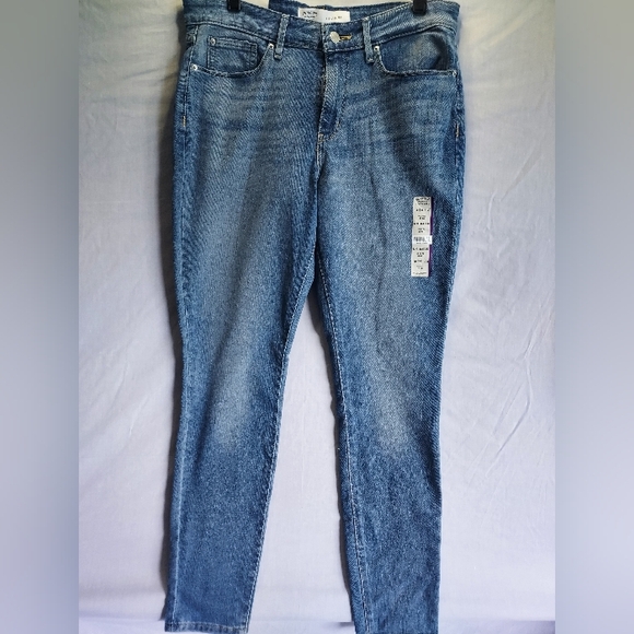 NWT Signature by Levi Strauss jeans. - Picture 1 of 4